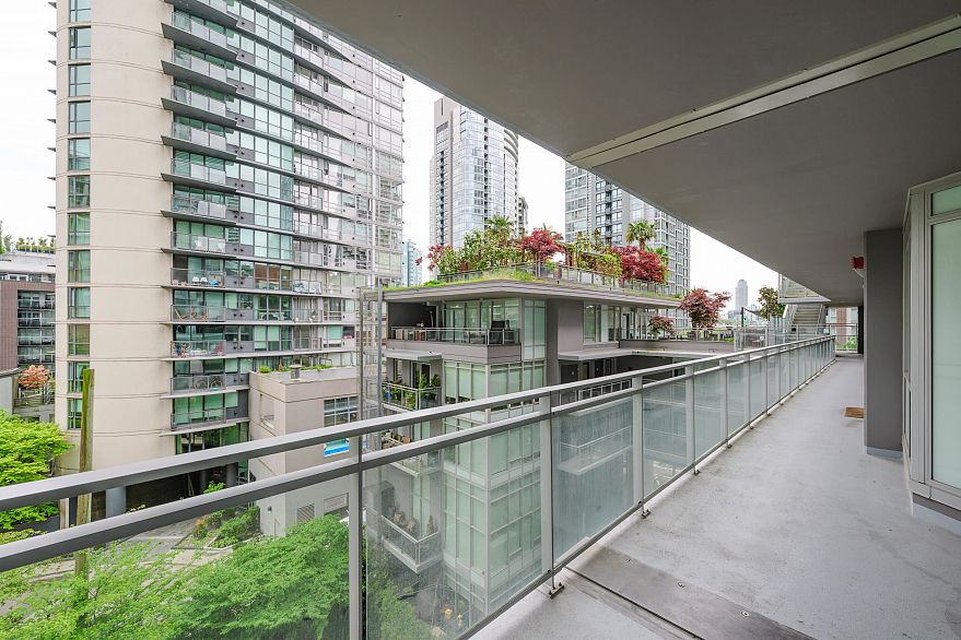 607 1372 Seymour Street