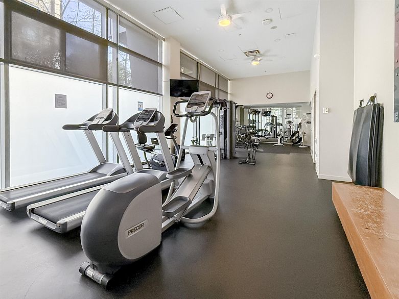 302 1010 Richards Street