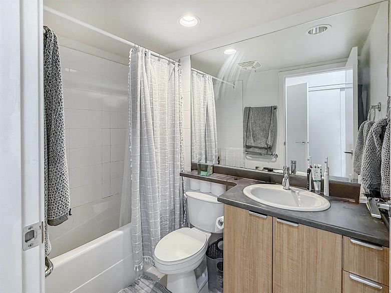 302 1010 Richards Street