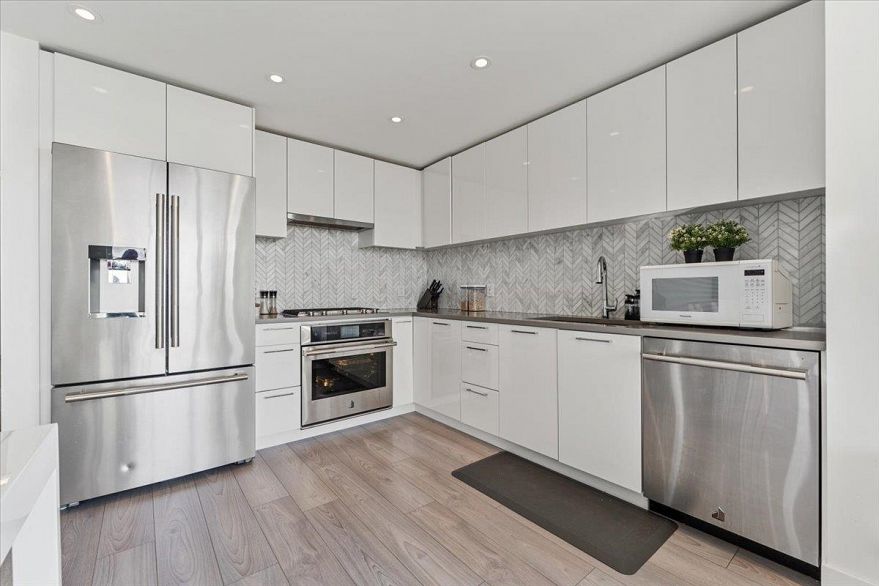 901 8570 Rivergrass Drive