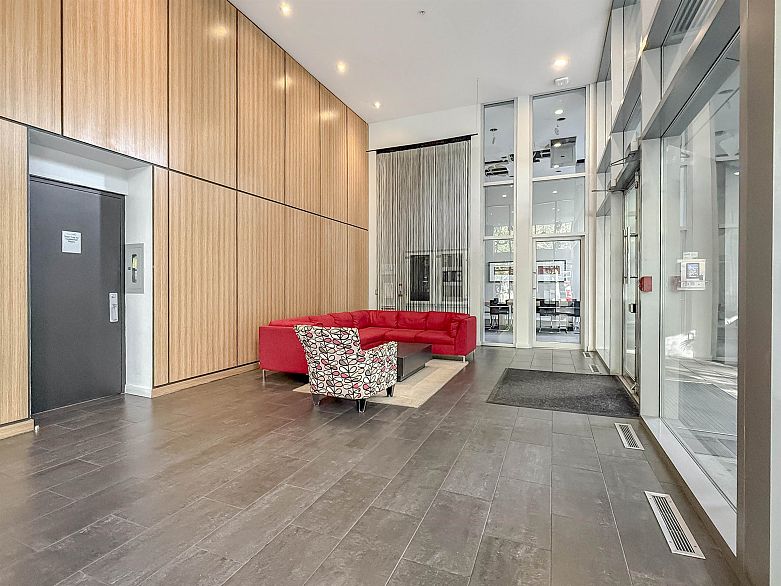 302 1010 Richards Street