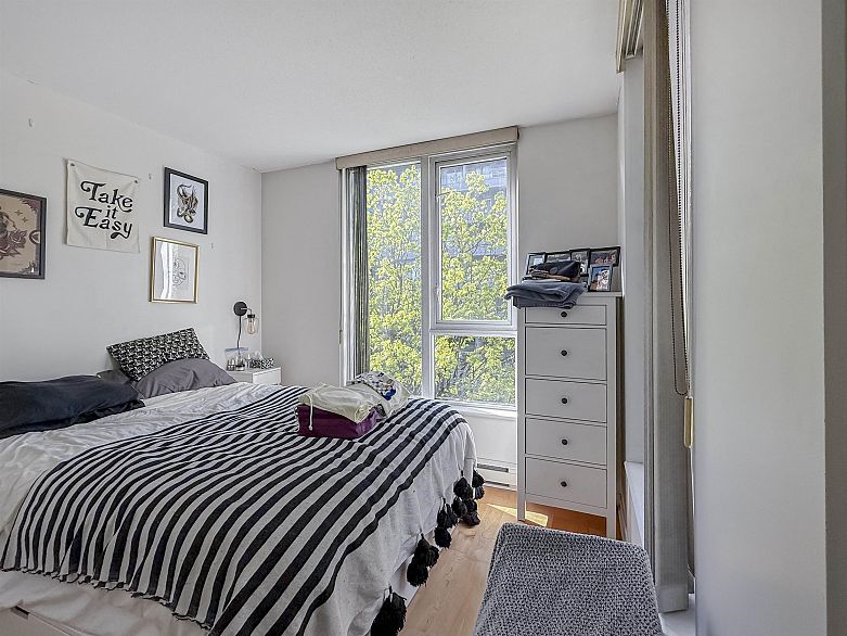 302 1010 Richards Street