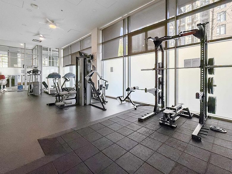 302 1010 Richards Street