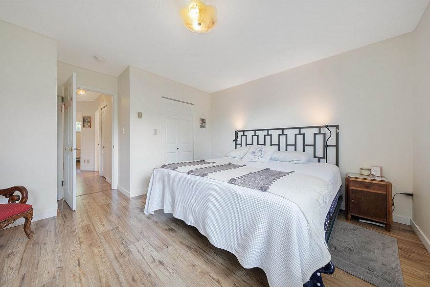 2118 6050 Larch Street