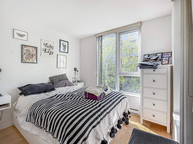 302 1010 Richards Street