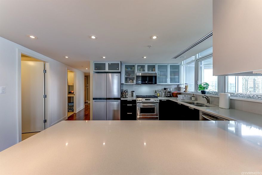 2102 1205 W Hastings Street