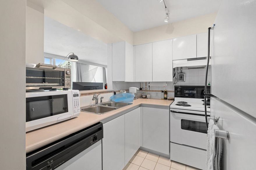 1706 888 Pacific Street