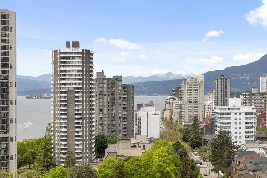 1706 888 Pacific Street