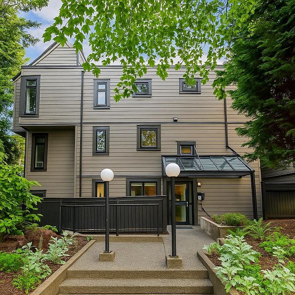 103 2001 BALSAM STREET, Vancouver BC V6K 4L6