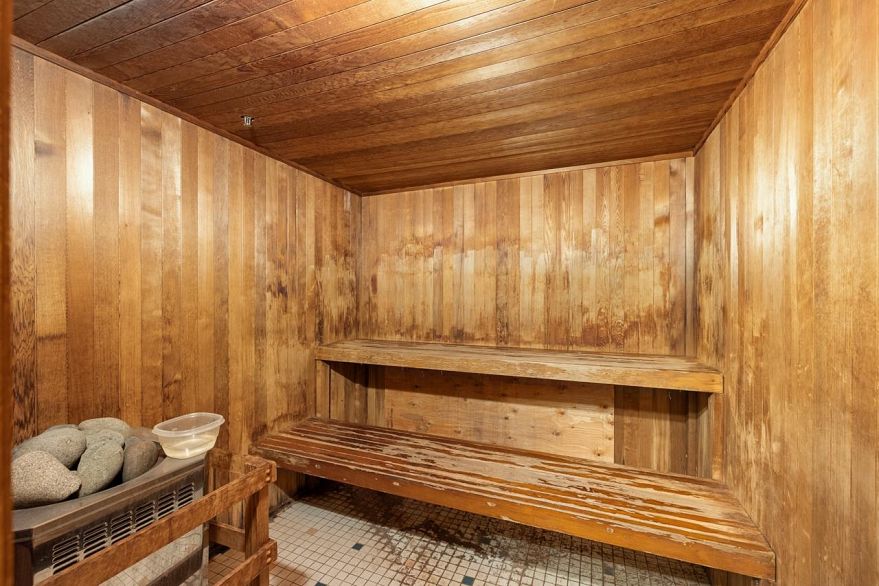 1706 888 Pacific Street