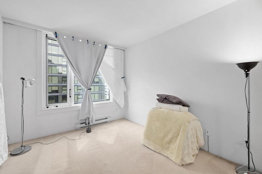 1706 888 Pacific Street