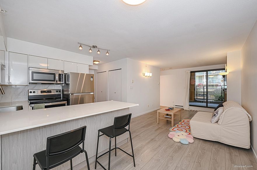 211 488 HELMCKEN STREET, Vancouver BC V6B 6E4