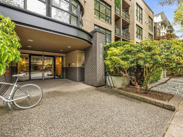 304 2181 W 10TH AVENUE, Vancouver BC V6K 2H7