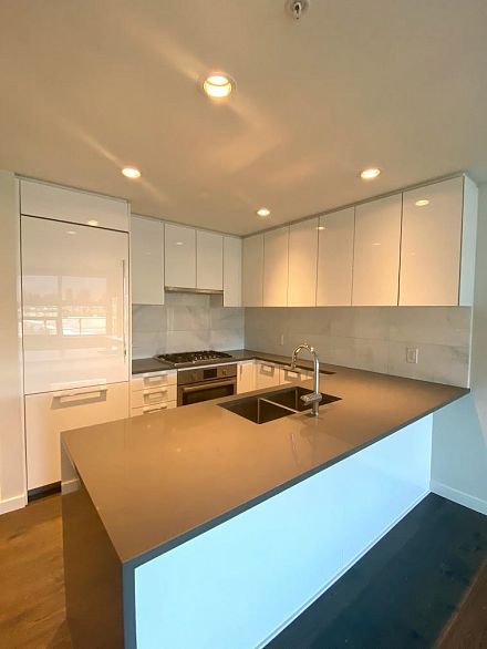 701 3487 Binning Road