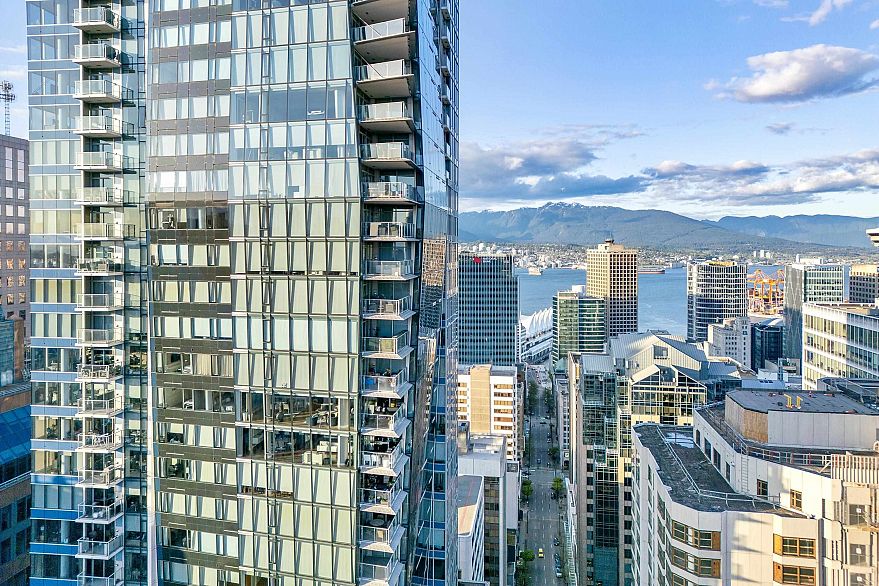 2902 667 Howe Street