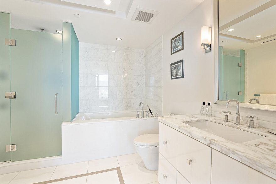 3803 667 Howe Street