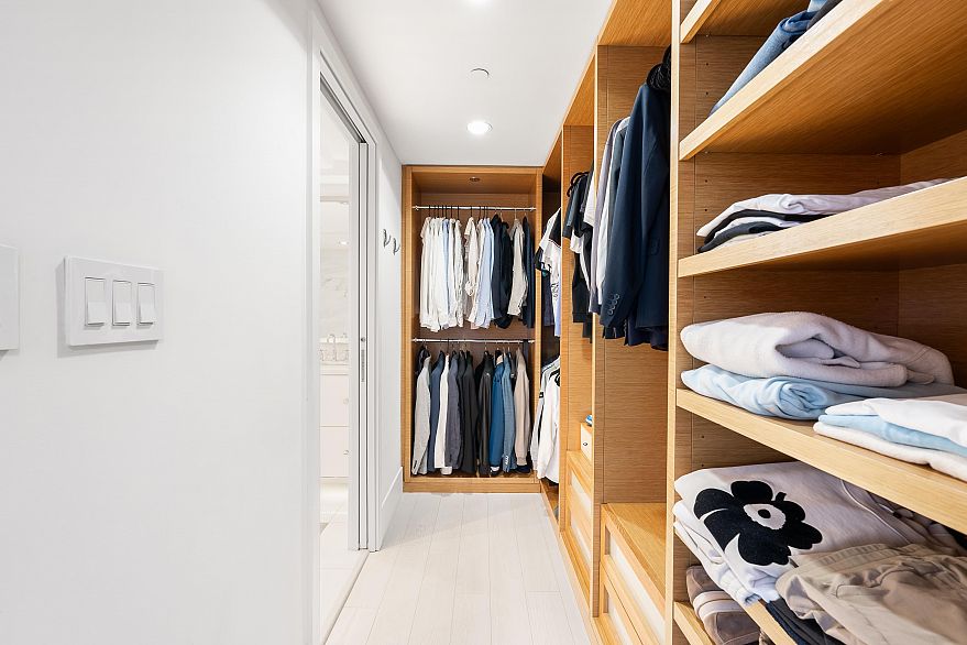 2902 667 Howe Street