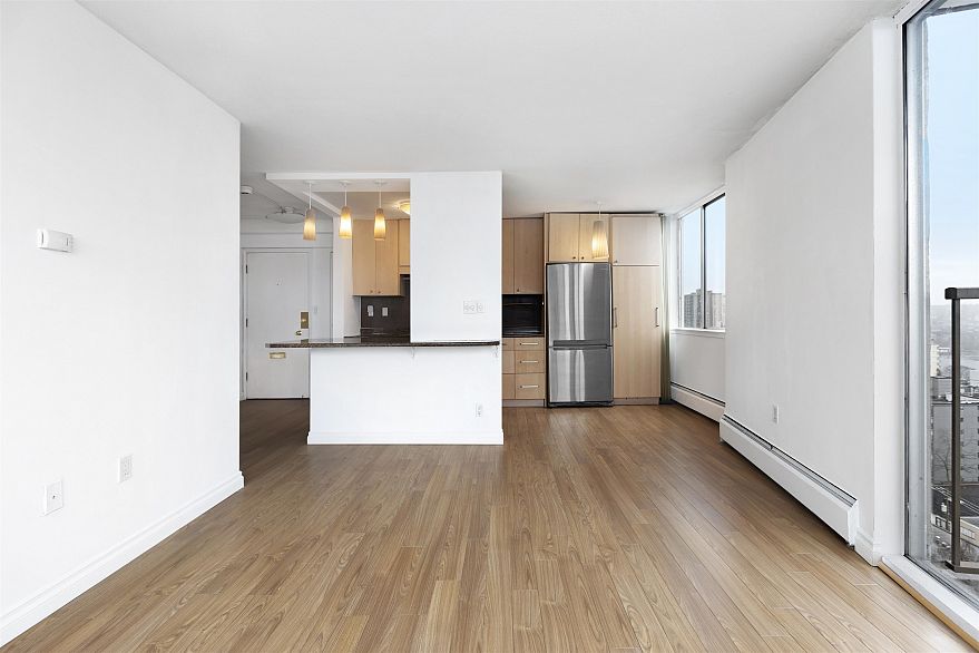 1701 1251 Cardero Street