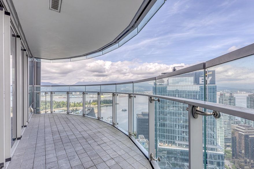 5606 1151 W Georgia Street