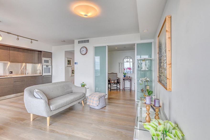 5601 1151 W Georgia Street