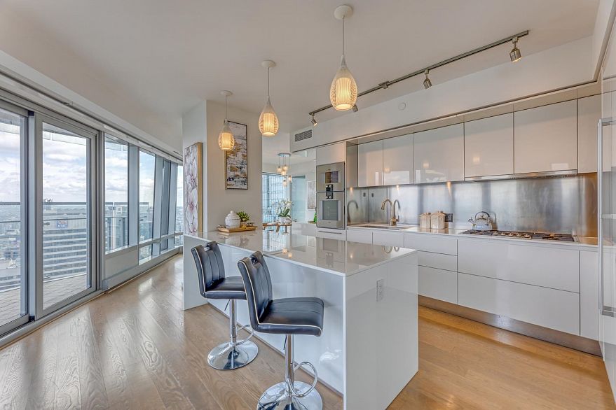 5606 1151 W Georgia Street