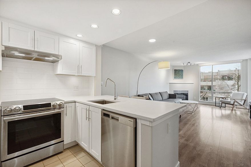 319 2255 W 4TH AVENUE, Vancouver BC V6K 1N9