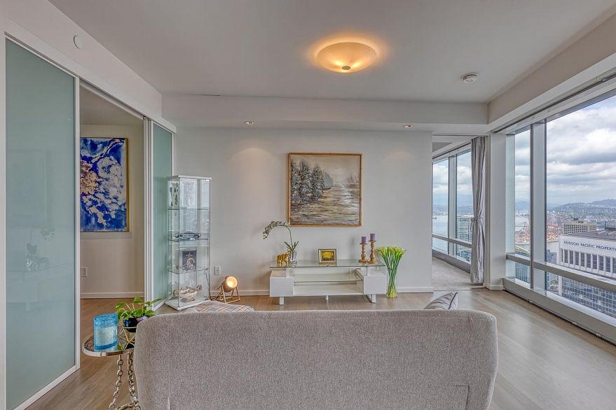 5601 1151 W Georgia Street