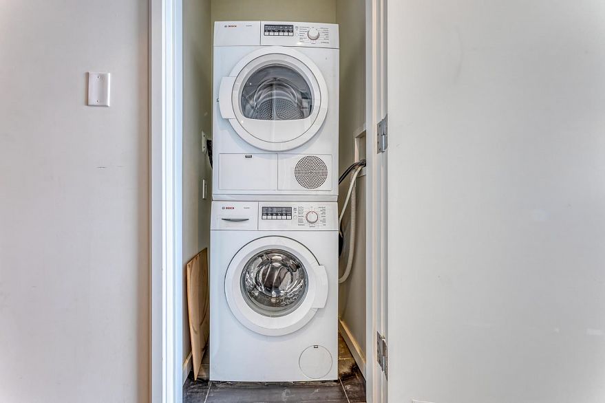 5601 1151 W Georgia Street