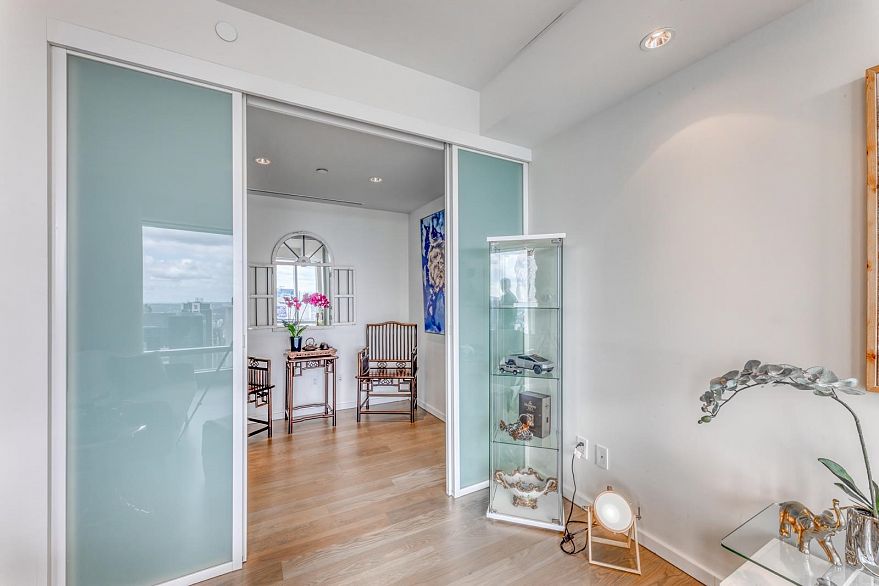 5601 1151 W Georgia Street