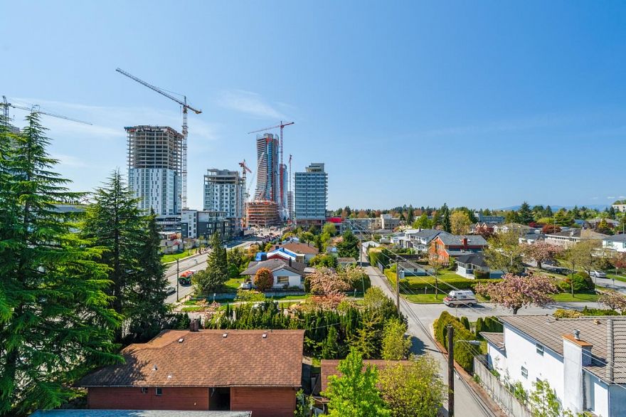 603 5693 Elizabeth Street