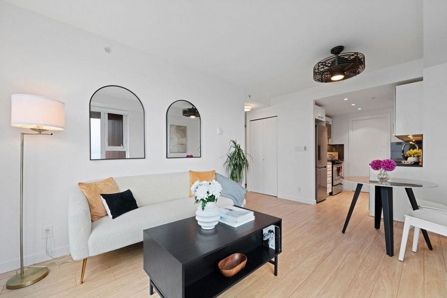 303 983 E HASTINGS STREET, Vancouver BC V6A 0G9
