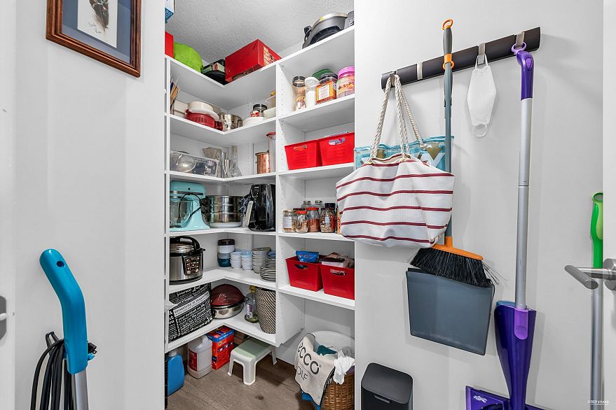 1802 1408 Strathmore Mews