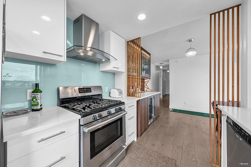 1802 1408 Strathmore Mews