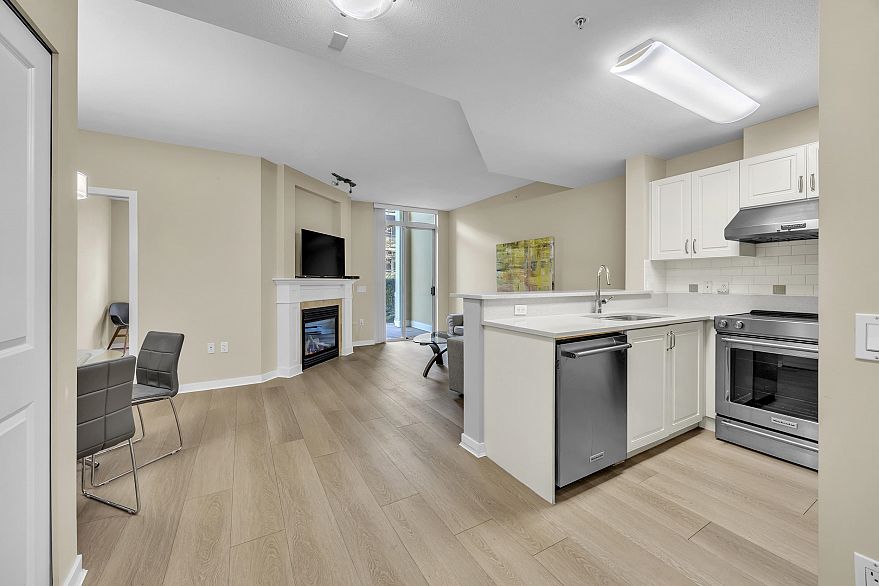 107 2799 YEW STREET, Vancouver BC V6K 4W2