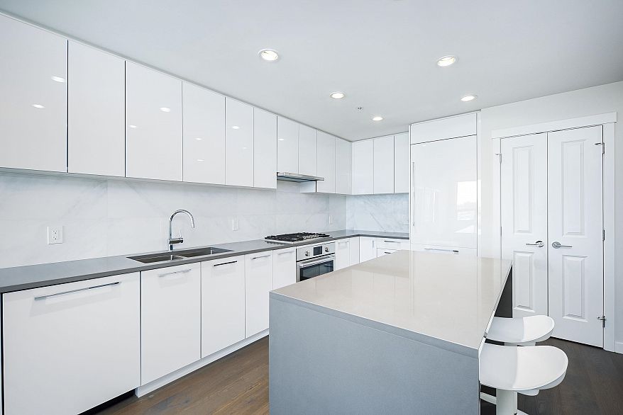 1302 3487 Binning Road