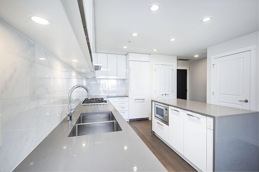 1302 3487 Binning Road