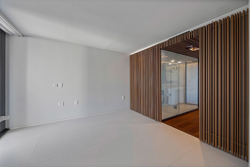 1204 1033 Nelson Street