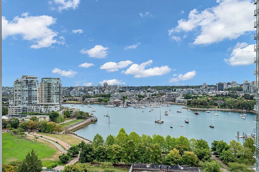 1802 1408 Strathmore Mews