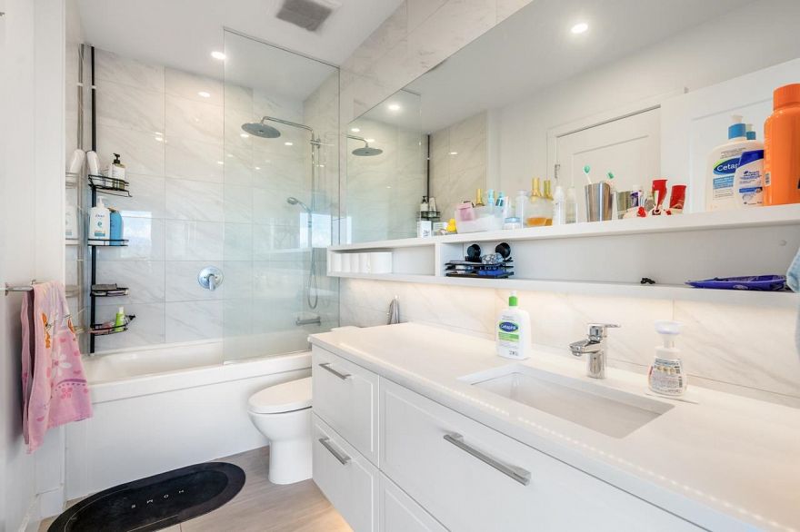 603 5693 Elizabeth Street