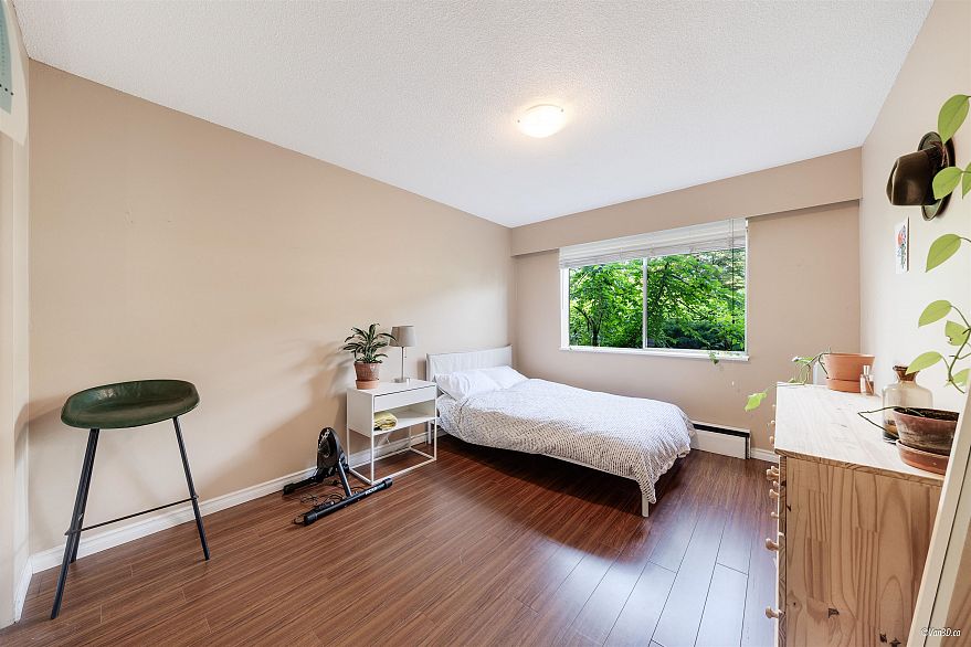 116 36 E 14th Avenue