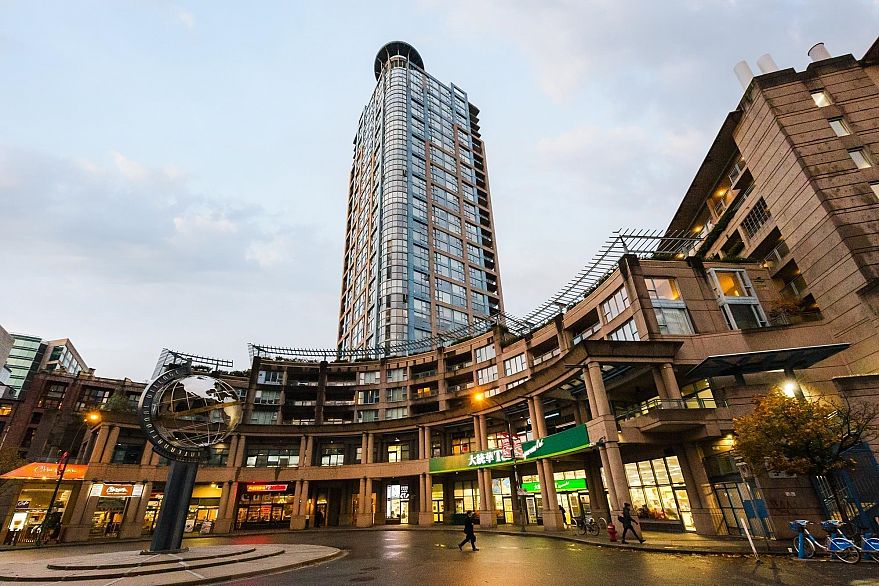 3201 183 Keefer Place