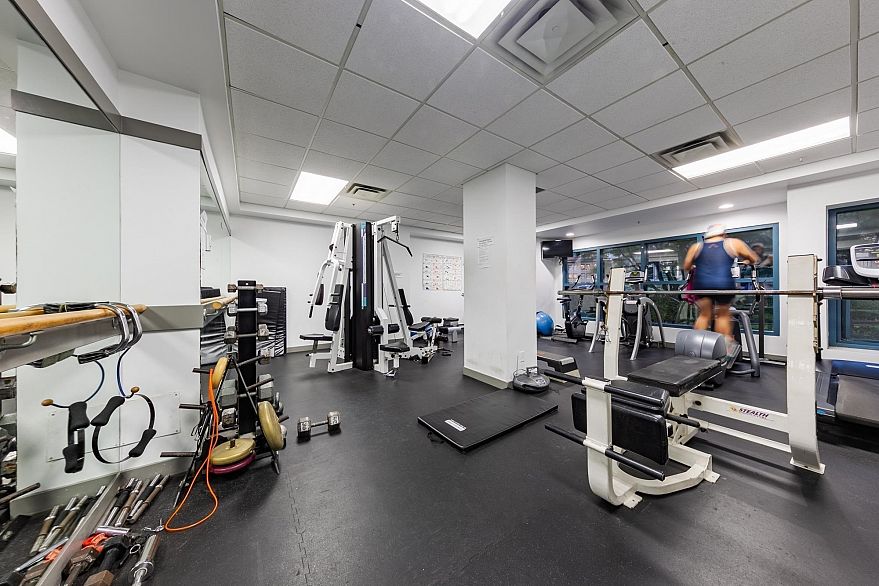 3201 183 Keefer Place