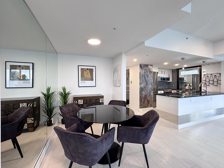 3201 183 Keefer Place