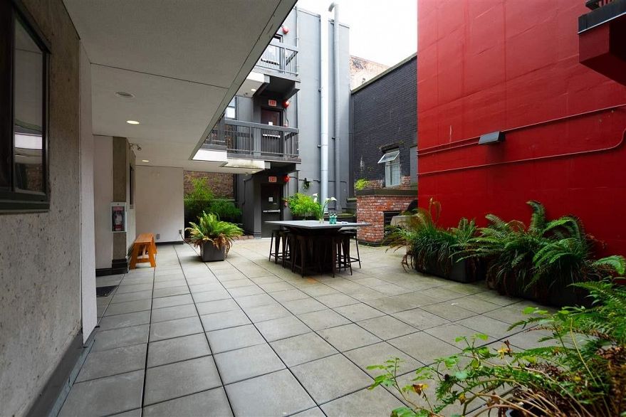 202 370 Carrall Street