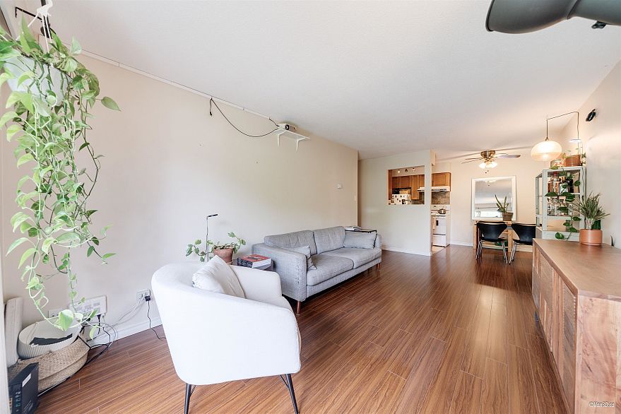 116 36 E 14th Avenue