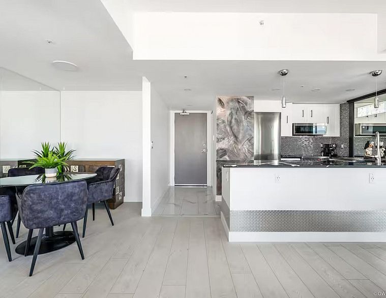 3201 183 Keefer Place