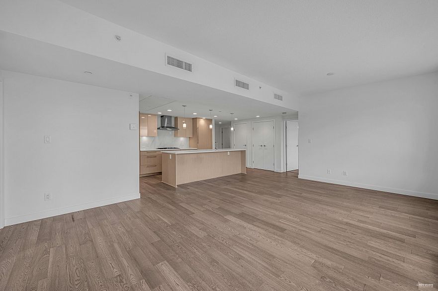 303 5077 Cambie Street