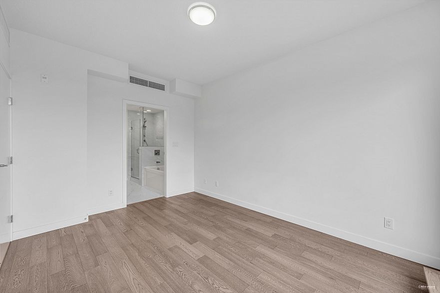 303 5077 Cambie Street