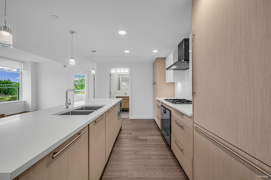 303 5077 Cambie Street