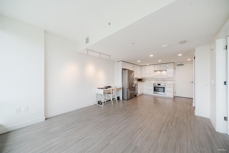 433 438 W King Edward Avenue